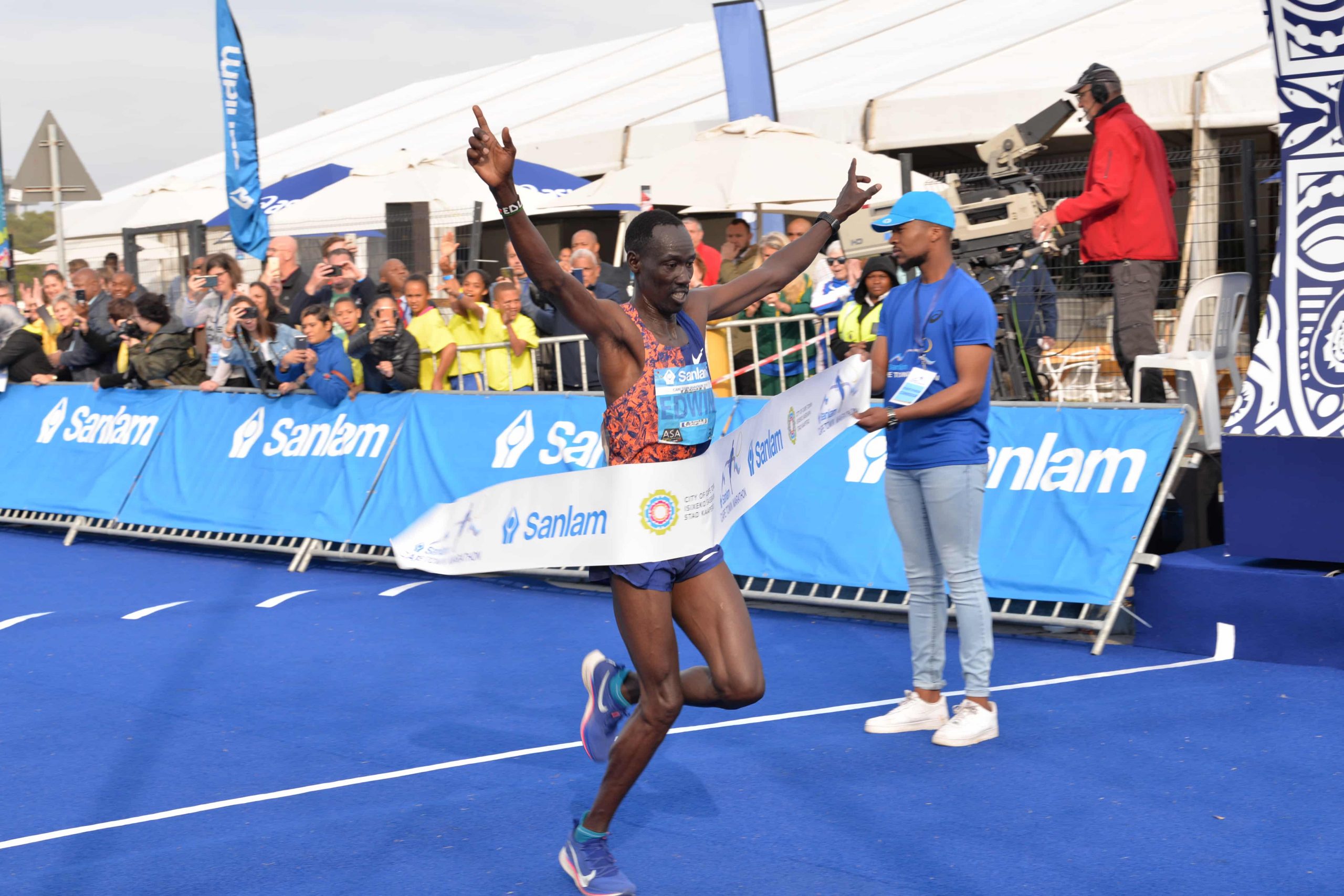 Kenyans Dominate The 2019 Cape Town Marathon Runner's World